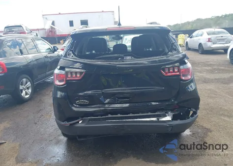 2019 Jeep Compass Altitude 4X4 z USA, uszkodzony, nr VIN 3C4NJDBB2KT598963